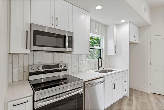 8507 Hathaway DR B, Austin, TX 78757