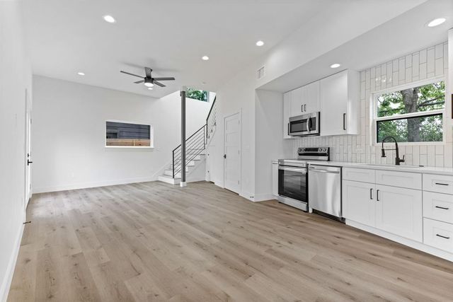8507 Hathaway DR B, Austin, TX 78757