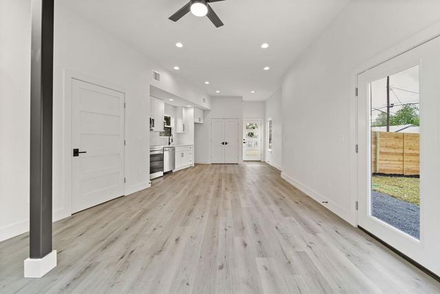 8507 Hathaway DR B, Austin, TX 78757