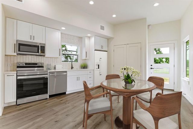 8507 Hathaway DR B, Austin, TX 78757