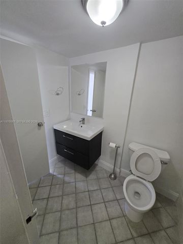 13499 Biscayne Blvd 1505, North Miami, FL 33181