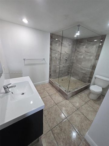 13499 Biscayne Blvd 1505, North Miami, FL 33181