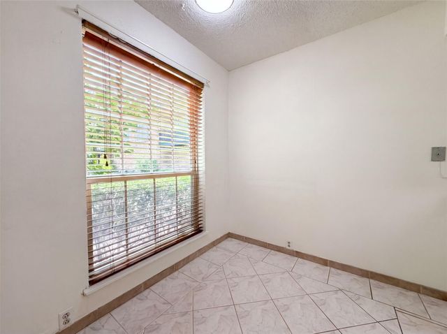 2503 Mccue Road 5, Houston, TX 77056