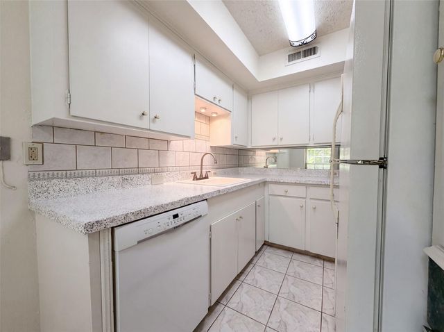 2503 Mccue Road 5, Houston, TX 77056