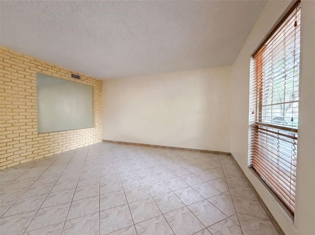 2503 Mccue Road 5, Houston, TX 77056