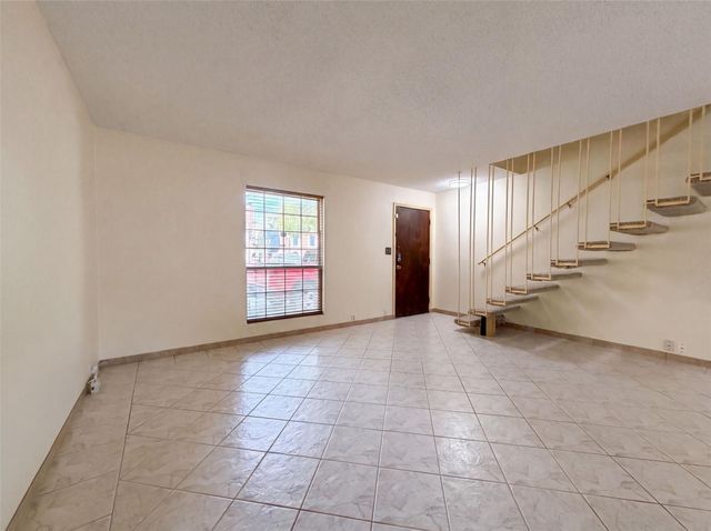 2503 Mccue Road 5, Houston, TX 77056