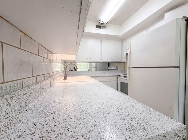 2503 Mccue Road 5, Houston, TX 77056
