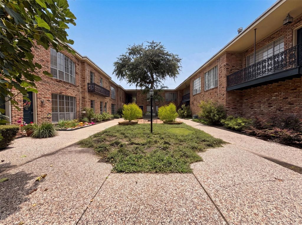 2503 Mccue Road 5, Houston, TX 77056