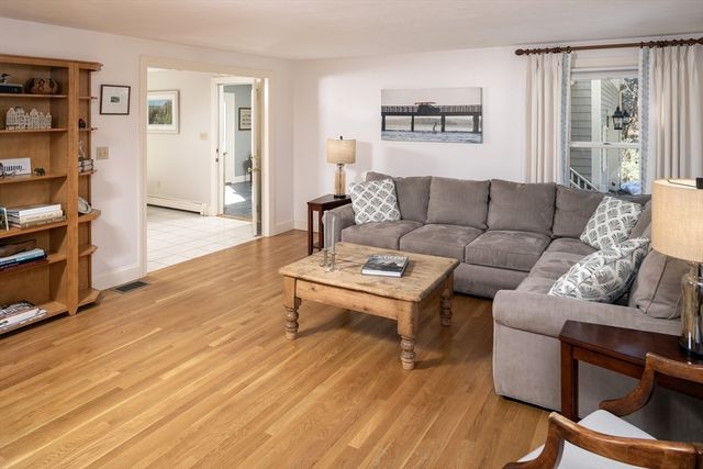 315 Church St, Duxbury, MA 02332