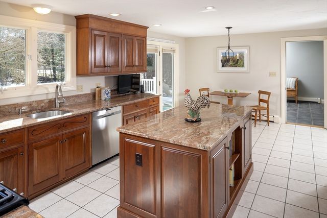 315 Church St, Duxbury, MA 02332