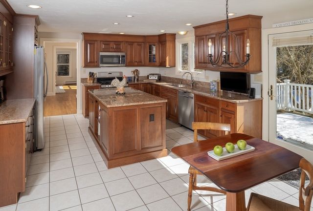 315 Church St, Duxbury, MA 02332