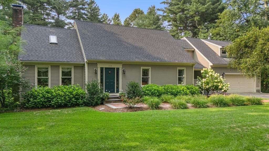 315 Church St, Duxbury, MA 02332