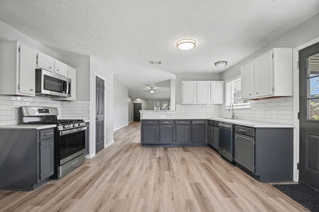 601 Wisdom Drive, Deer Park, TX 77536