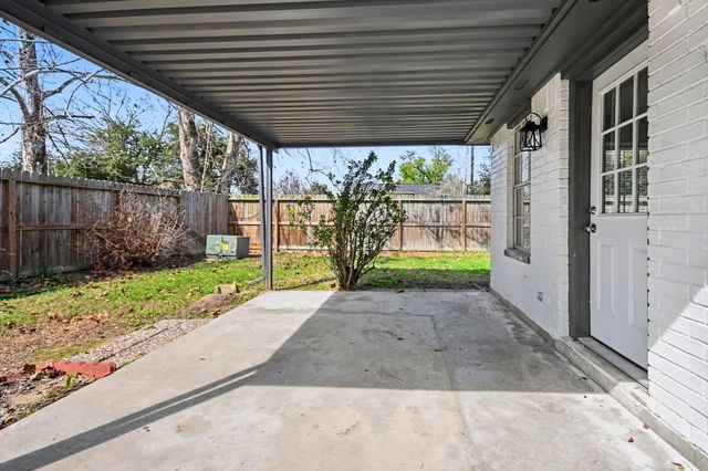 601 Wisdom Drive, Deer Park, TX 77536