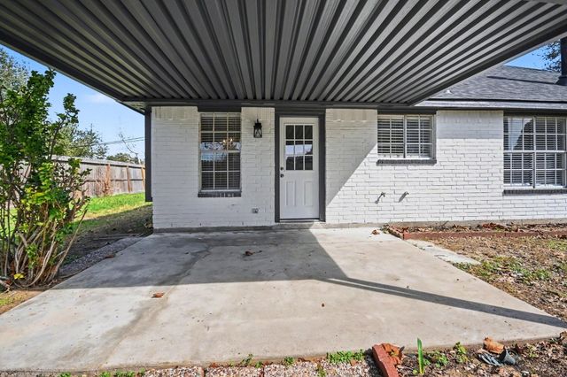 601 Wisdom Drive, Deer Park, TX 77536