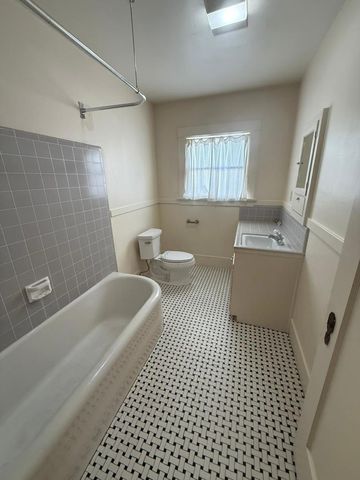 22 Willow Street, Salinas, CA 93901