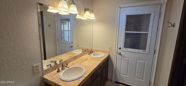 2631 E VISTA Drive, Phoenix, AZ 85032