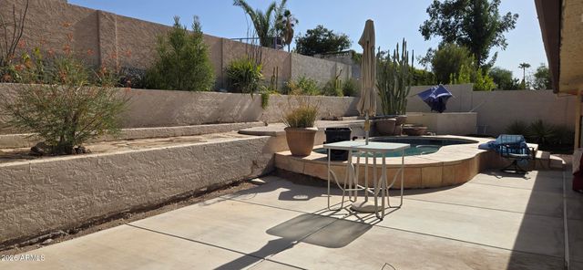 2631 E VISTA Drive, Phoenix, AZ 85032