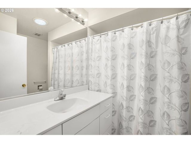 7480 Sw KIMBERLY Ct, Beaverton, OR 97008