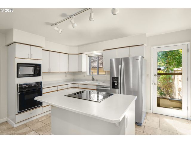 7480 Sw KIMBERLY Ct, Beaverton, OR 97008