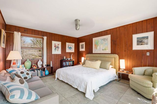 27 Atterbury Road, Southampton, NY 11968