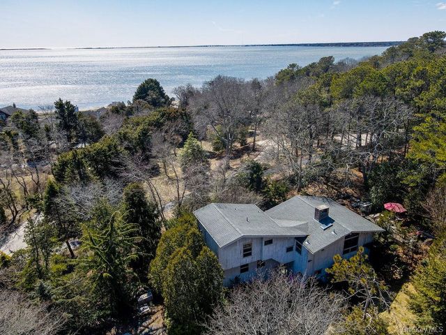 27 Atterbury Road, Southampton, NY 11968