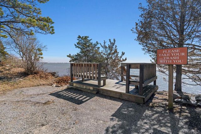 27 Atterbury Road, Southampton, NY 11968