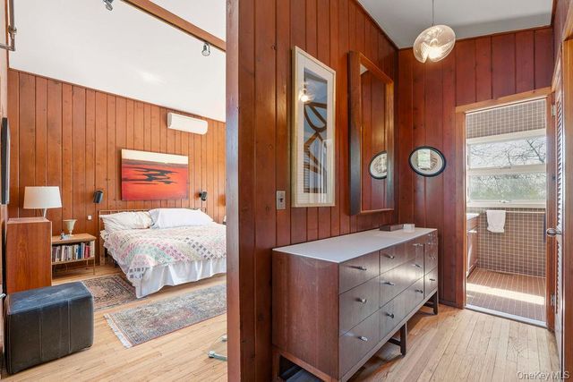 27 Atterbury Road, Southampton, NY 11968