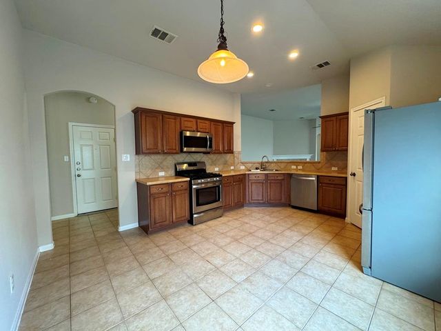285 Amber Ash DR, Kyle, TX 78640