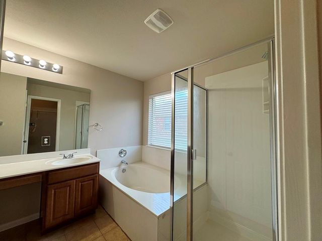 285 Amber Ash DR, Kyle, TX 78640