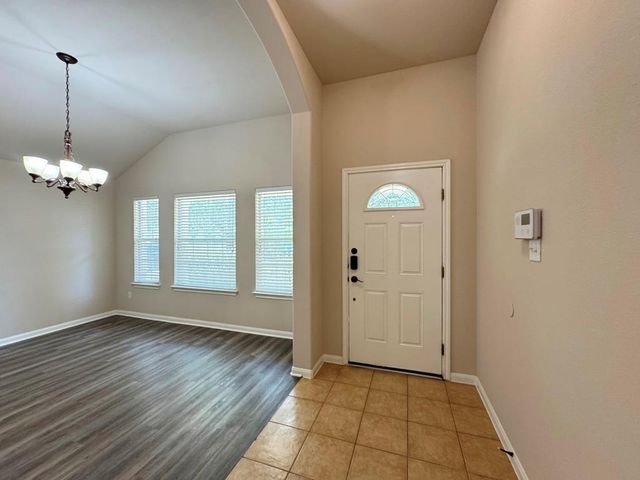 285 Amber Ash DR, Kyle, TX 78640