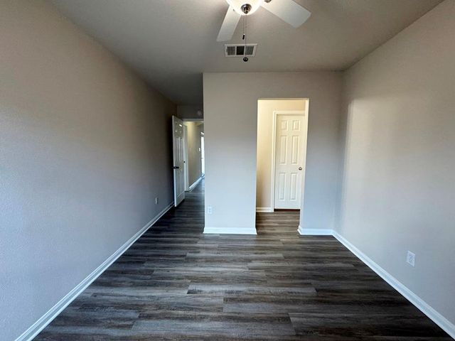 285 Amber Ash DR, Kyle, TX 78640