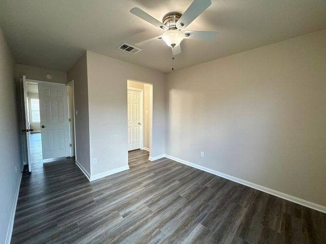 285 Amber Ash DR, Kyle, TX 78640