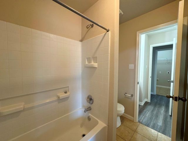 285 Amber Ash DR, Kyle, TX 78640