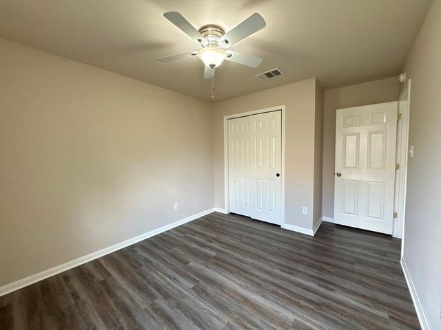 285 Amber Ash DR, Kyle, TX 78640