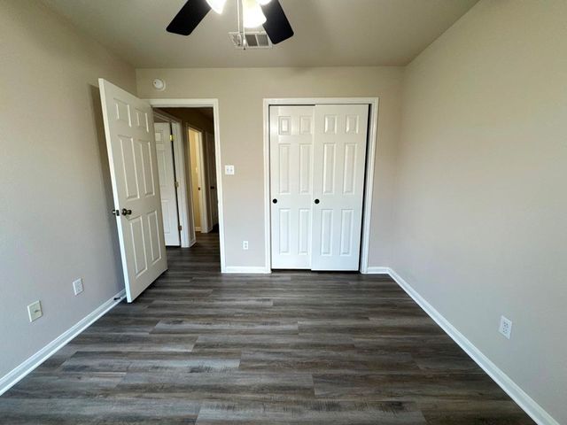 285 Amber Ash DR, Kyle, TX 78640