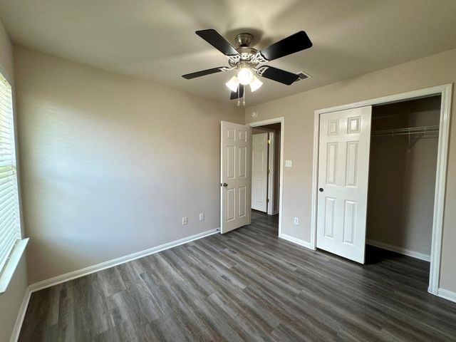 285 Amber Ash DR, Kyle, TX 78640