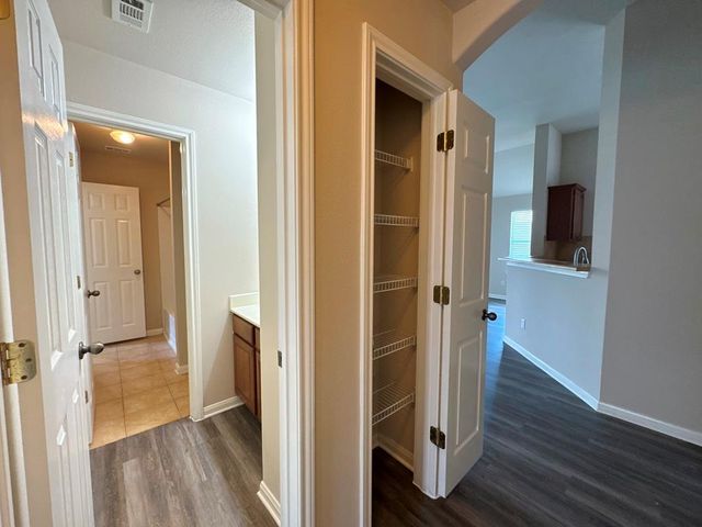 285 Amber Ash DR, Kyle, TX 78640