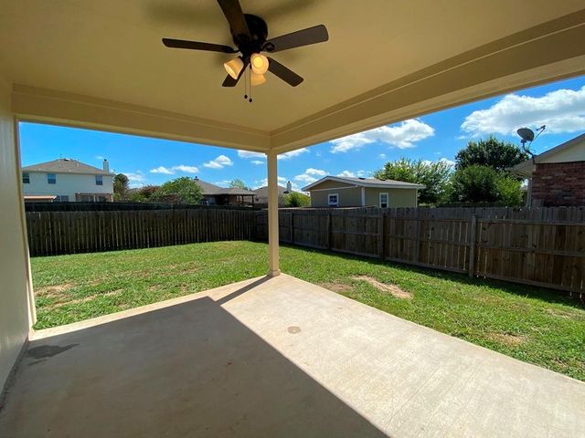 285 Amber Ash DR, Kyle, TX 78640
