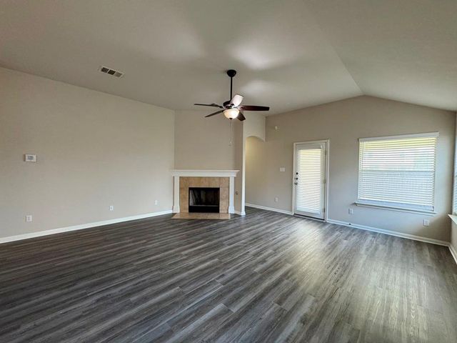 285 Amber Ash DR, Kyle, TX 78640