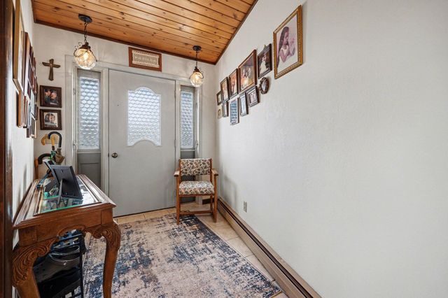 828 Reunion Avenue, Fremont, MI 49412