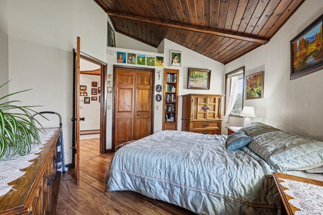 828 Reunion Avenue, Fremont, MI 49412