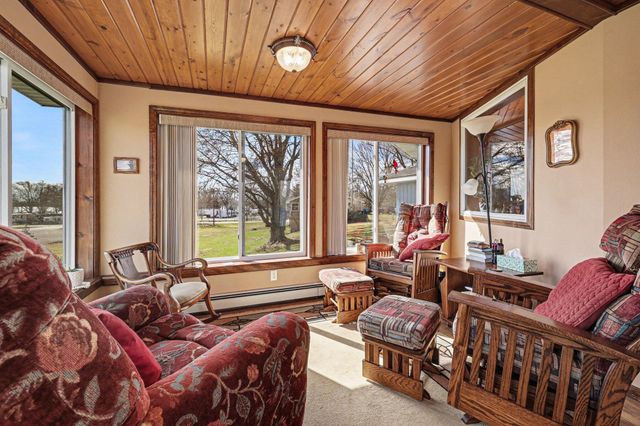 828 Reunion Avenue, Fremont, MI 49412