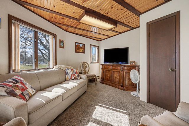 828 Reunion Avenue, Fremont, MI 49412