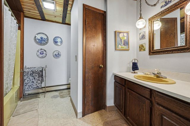 828 Reunion Avenue, Fremont, MI 49412