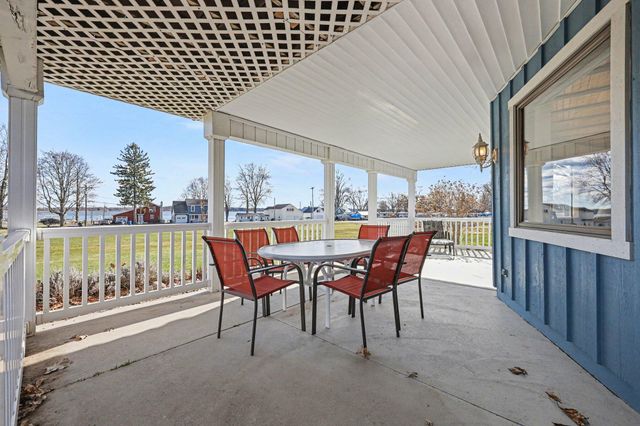 828 Reunion Avenue, Fremont, MI 49412