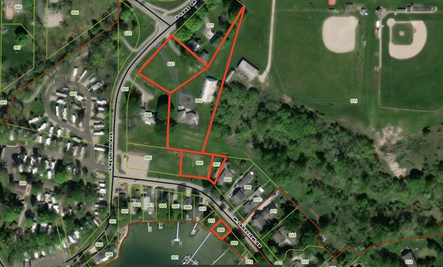 828 Reunion Avenue, Fremont, MI 49412