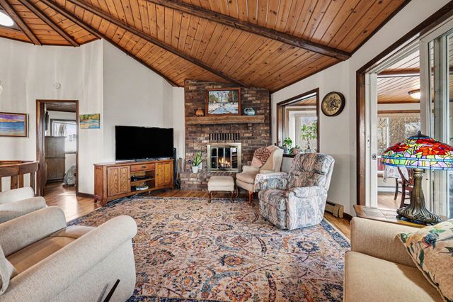 828 Reunion Avenue, Fremont, MI 49412