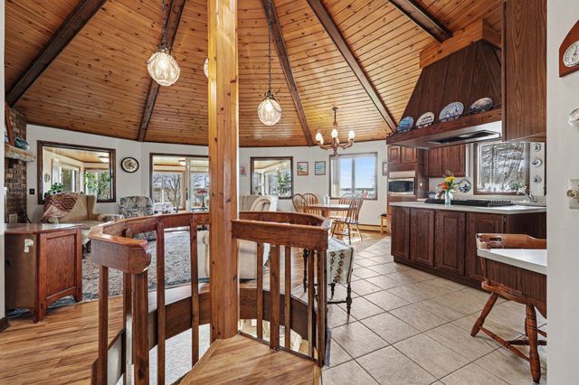 828 Reunion Avenue, Fremont, MI 49412