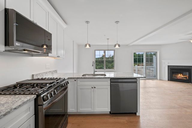 3 Autumn Lane, Raymond, NH 03077